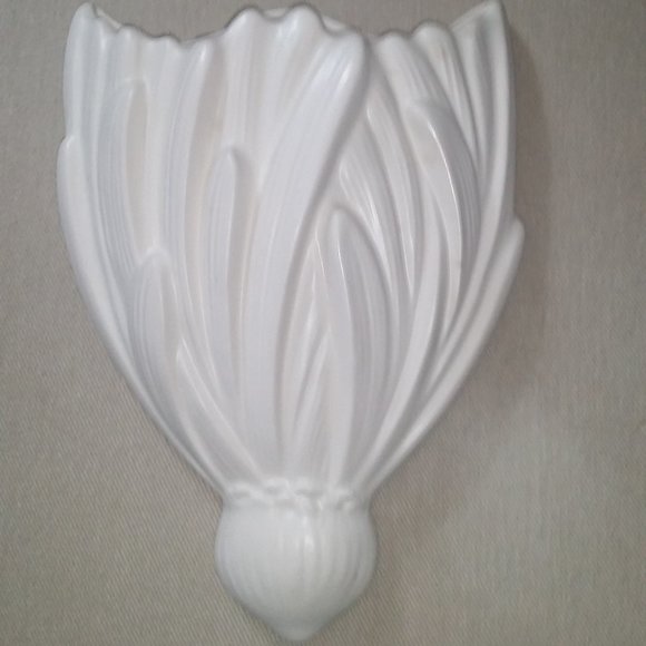 Vintage mid-century cream SylvaC wall hanging/pocket vase EUC - Picture 1 of 3